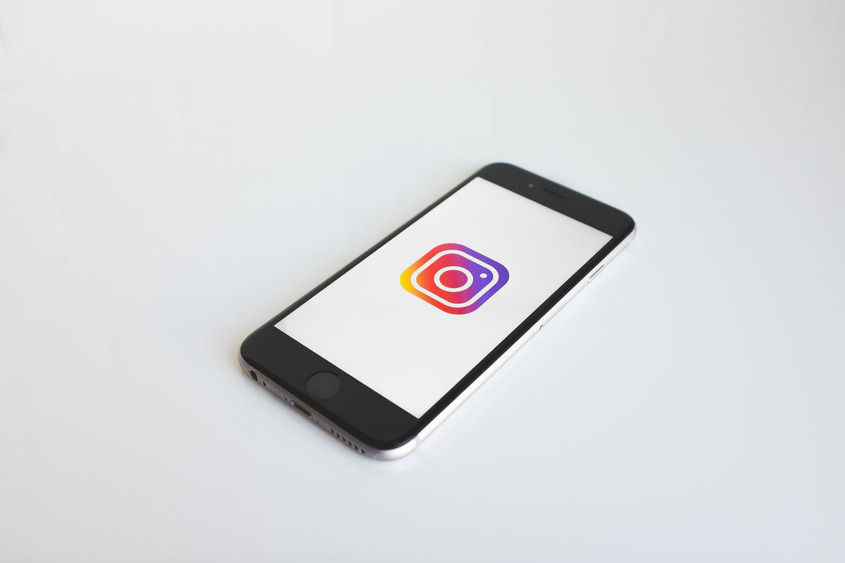     Instagram   API:  