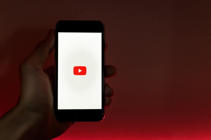 YouTube добавит в выдачу новый блок фактчекинга