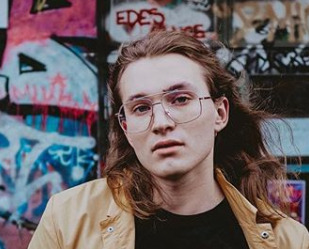 Блогер Дмитрий Величко Блогер Дмитрий Величко