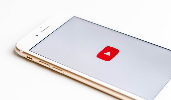 YouTube может  убрать рекламу из детского контента.