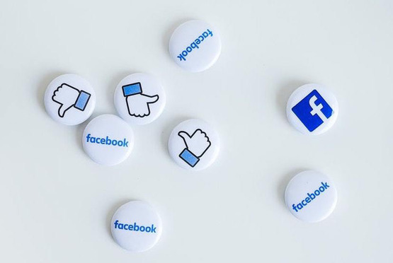 Facebook Watch начал показывать рекламу под короткими роликами Facebook Watch начал показывать рекламу под короткими роликами