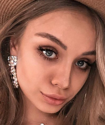 Блогер polinaananyeva Блогер polinaananyeva