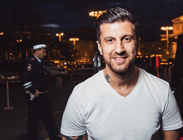 Блоггер Амиран Сардаров Блоггер Амиран Сардаров
