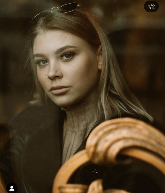 Блогер Анна Малышка Блогер Анна Малышка