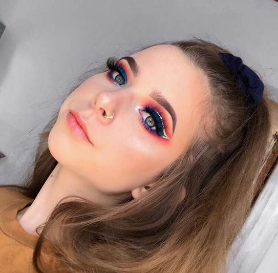 Блогер maakeupbylia Блогер maakeupbylia