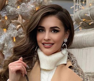 Блогер Анна Бузова Блогер Анна Бузова