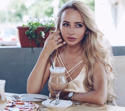 Блогер Людмила Безручко