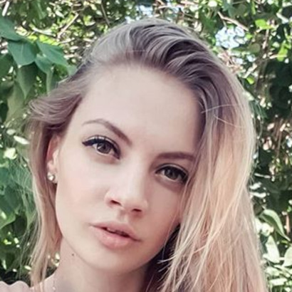 Блогер Настя Васильева