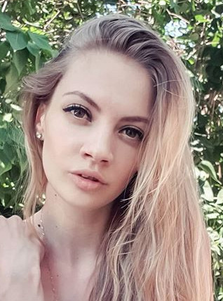 Блогер Настя Васильева Блогер Настя Васильева