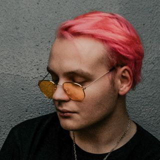 Блогер Тема Няшин Блогер Тема Няшин