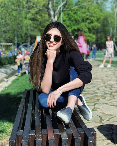 Блогер Виктория Пиринская