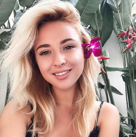 Блогер Марина Март Блогер Марина Март