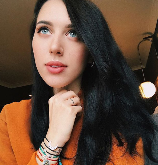 Блогер Катя Клэп
