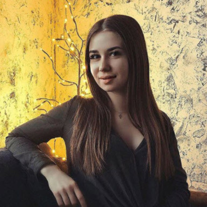 Блогер Евгения Офицерова
