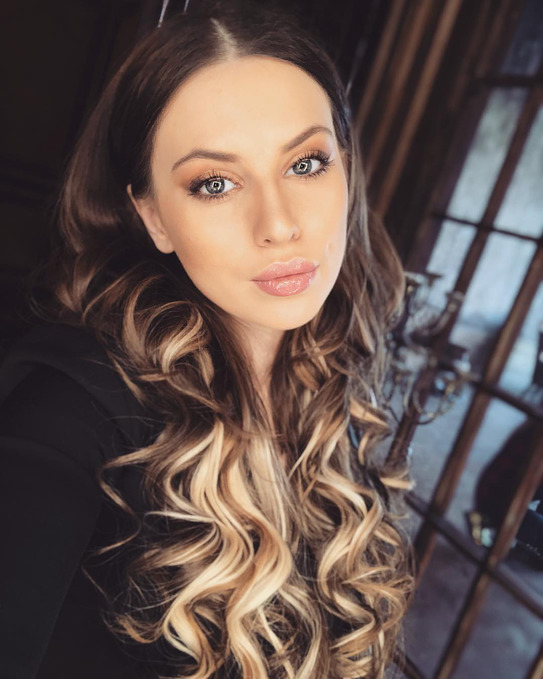 Блогер Саша Артемова Блогер Саша Артемова