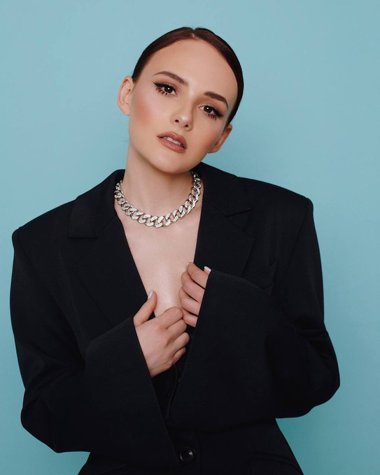 Блогер Нюта Байдавлетова